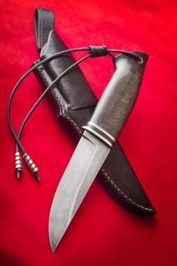 arka planda av bıçakları