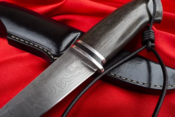 arka planda av bıçakları