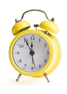 alarm saati 12'ye beş dakika