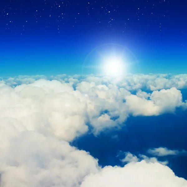 Hemel, zon en wolken — Stockfoto