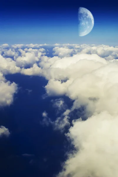 Hemel, wolken en maan — Stockfoto