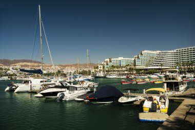 Marina Yat ile