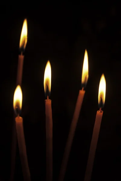 Candele nella chiesa cattolica — Foto Stock