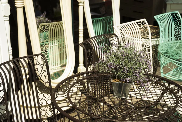 Table in sidewalk cafe — Stock Photo, Image