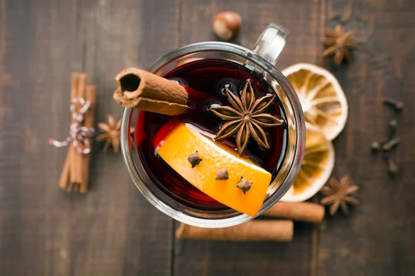 Mulled wine and spices — Stock Photo, Image