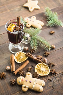 mulled şarap ve baharatlar