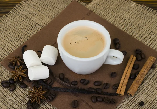 Kaffekopp och bönor — Stockfoto