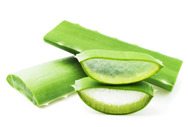 Hoja fresca en rodajas de aloe vera —  Fotos de Stock