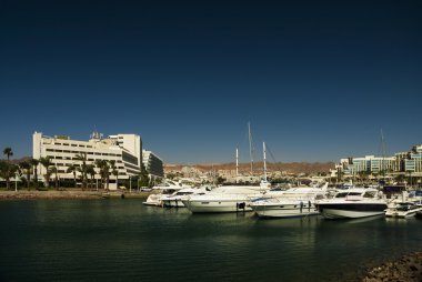 Marina Yat ile