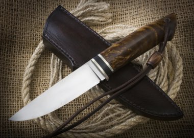 Av bıçağı, kılıç kını ve ip