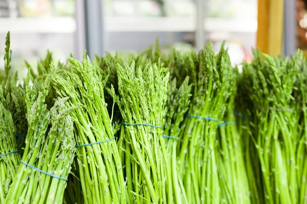 Verse rijpe asperges — Stockfoto