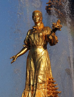 Karelia ve Finlandiya sembolize kadın-Çeşme parçası 