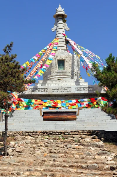 Buddhistická stúpa poblíž chrámu wusutuzhao, daqing mountain, vnitřní mo — Stock fotografie