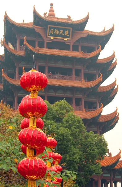Věžový jeřáb žlutý v Wuhan, Hubei provincie Číny — Stock fotografie
