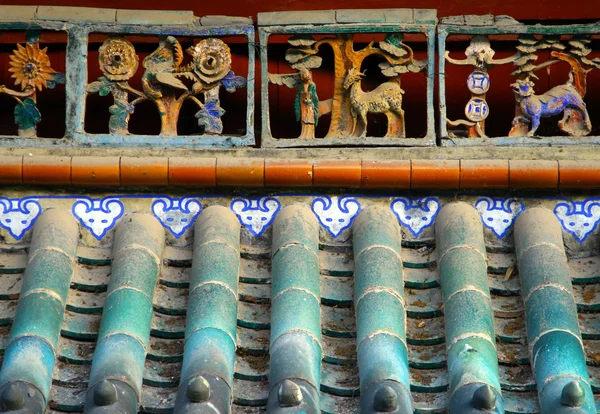 传统的中国瓷砖屋顶背景 — 图库照片