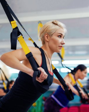 Antrenörden ders almak ve spor döngüsü üzerine antrenman yapmak.