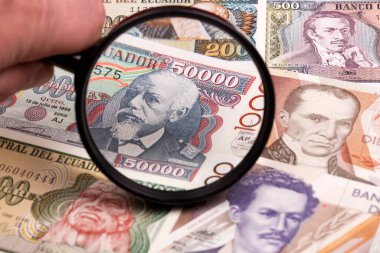 Ekvador sucre 'si büyüteç içinde