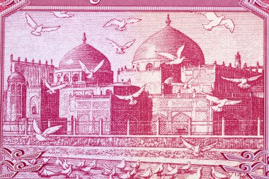 Afgan parasıyla Mazar-e-Şerif 'teki camii.