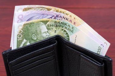 Arnavut parası - kara cüzdanda lek