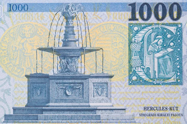 来自维舍格勒城堡的大力士喷泉来自匈牙利的钱 — 图库照片