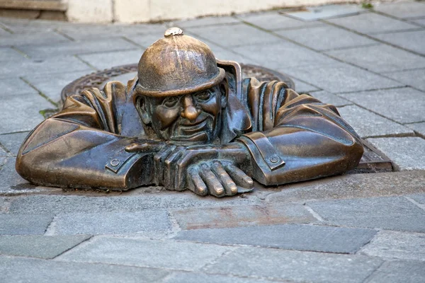 Statue "Man at work" in Bratislava — Stock Photo, Image