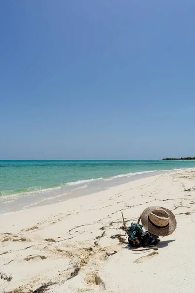 Cozumel Adasındaki Issız Bir Karayip Sahilinde Deniz Kenarında Bir Güneş — Stok fotoğraf