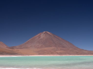 Laguna Verde ve volkan Licancabur, Bolivya