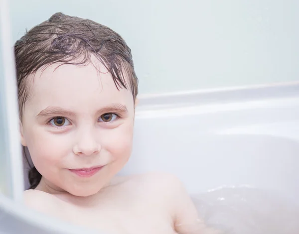 Criança bonito no banho — Fotografia de Stock