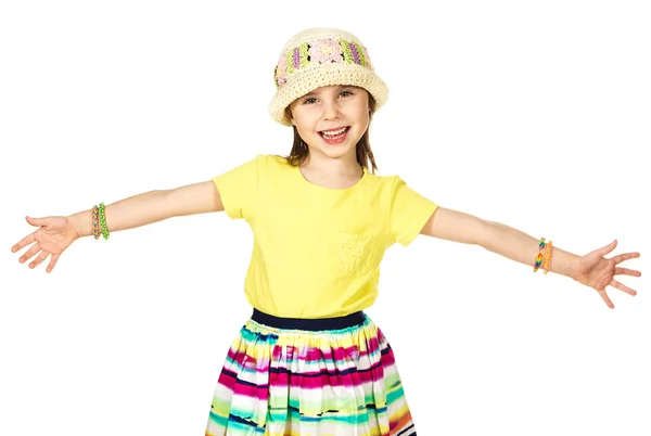 Sevimli küçük moda kız renkli yaz elbise ve şapka