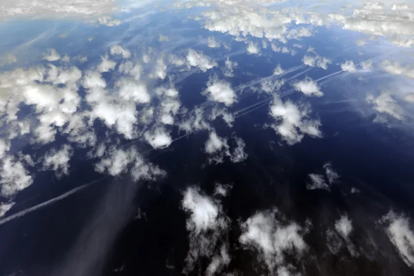 Gün batımında Cirrus bulutlar — Stok fotoğraf