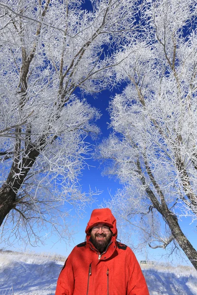 겨울에 있는 남자의 초상화 — 스톡 사진
