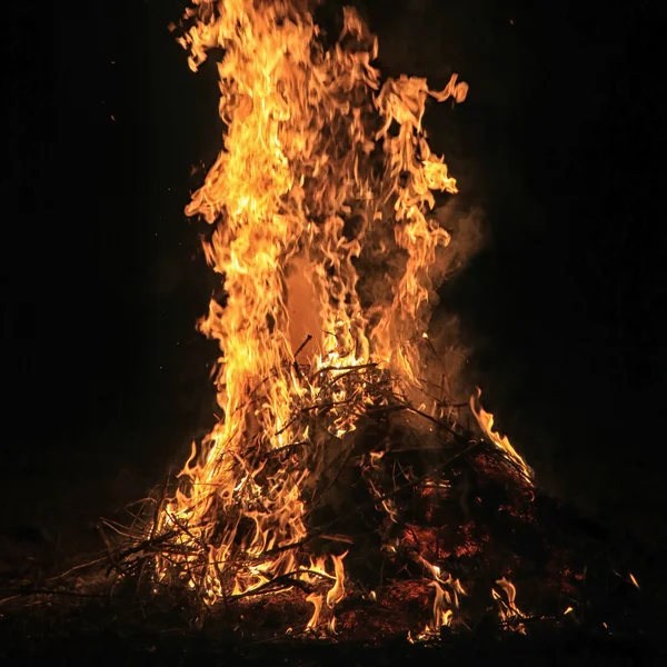 Bränna gräs flame — Stockfoto