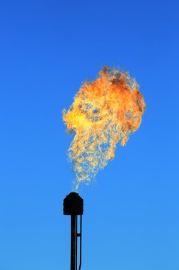 yanan meşale petrol 