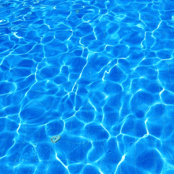 Piscina de água azul — Fotografia de Stock