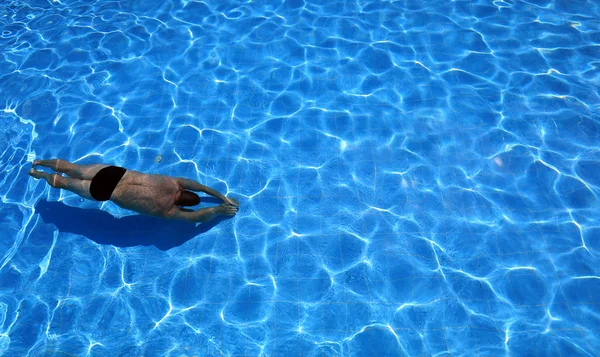 Schwimmer unter Wasser — Stockfoto