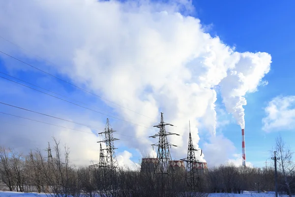 산업 영역과 푸른 하늘 — 스톡 사진