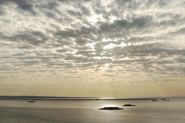 Cirrus bulutlar Nehri gün batımında