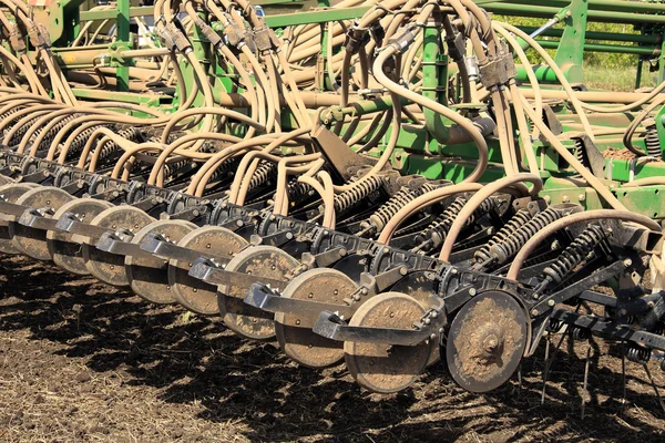 Maquinaria agrícola, arado metálico —  Fotos de Stock