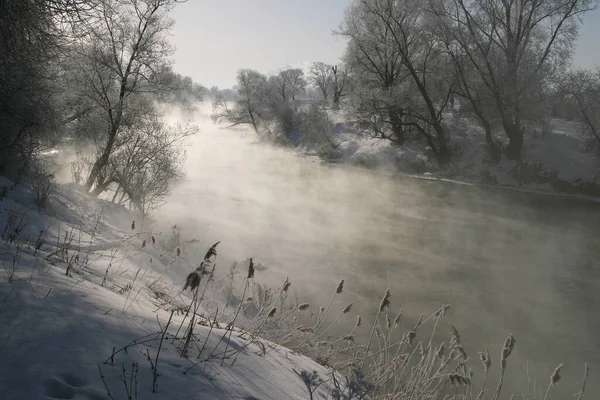 Winterlandschaft Neblig Morgen Auf Dem Fluss Zai — Stockfoto