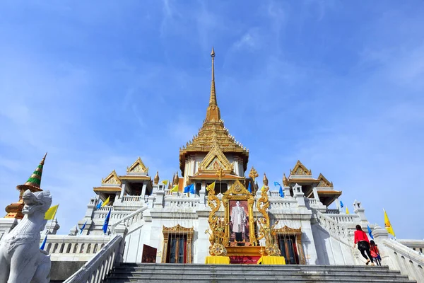 Bangkok Tailandia Diciembre 2014 Wat Traimit Famosa Por Gigantesca Imagen —  Fotos de Stock