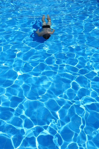 Piscine Eau Azur Isolée Nageur Dans Eau — Photo