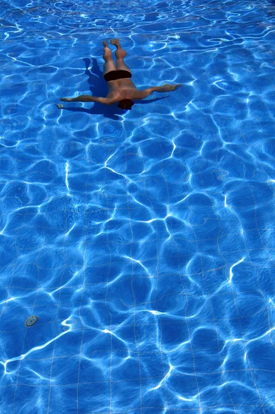 Piscine Eau Azur Isolée Nageur Dans Eau — Photo