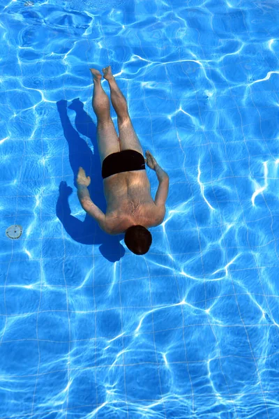 Piscina Agua Azul Aislada Nadador Agua — Foto de Stock