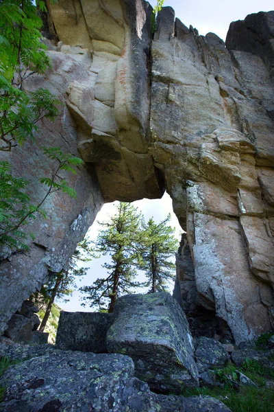 Pintoresco Paisaje Arco Las Montañas Del Sayan Occidental Día Soleado — Foto de Stock