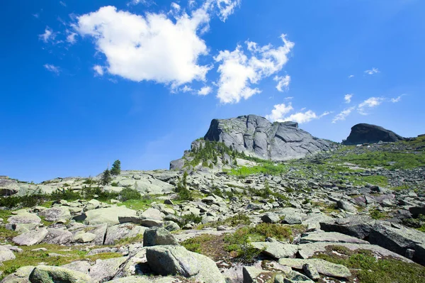 Picturesque Landscape Turtle Mountain Mountain Ergaki Western Sayan Sunny Summer — Stock Photo, Image