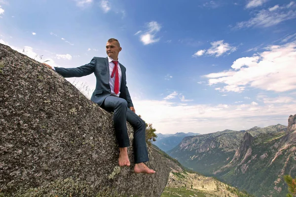 Portrait Young Man Business Suit Top Mountain Background Mountains Blue — Stock Photo, Image