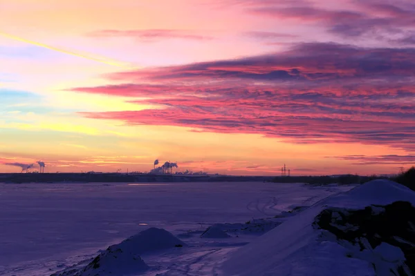 Winter Landscape Red Sunset Ice River Pipe Plant Horizon — Stock Photo, Image