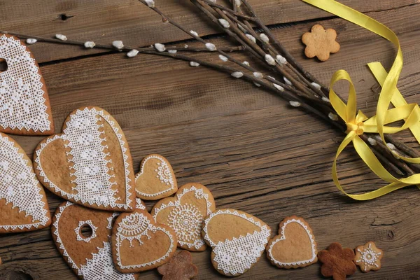 Macro Gingerbread Heart Shaped Yellow Ribbon Flowers Wood Background Studio — Stock Photo, Image