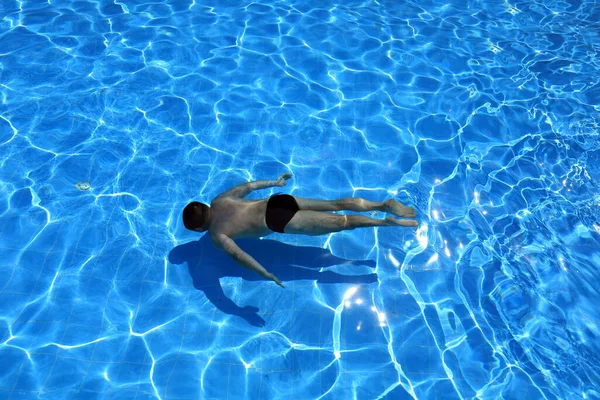 Piscine Eau Azur Isolée Nageur Dans Eau — Photo