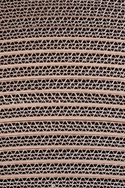 Mukavvanın birkaç katman halinde katlanmış kısımdaki makro dokusu